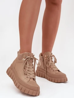 Horns model 220890 Krok vo veľkom štýle