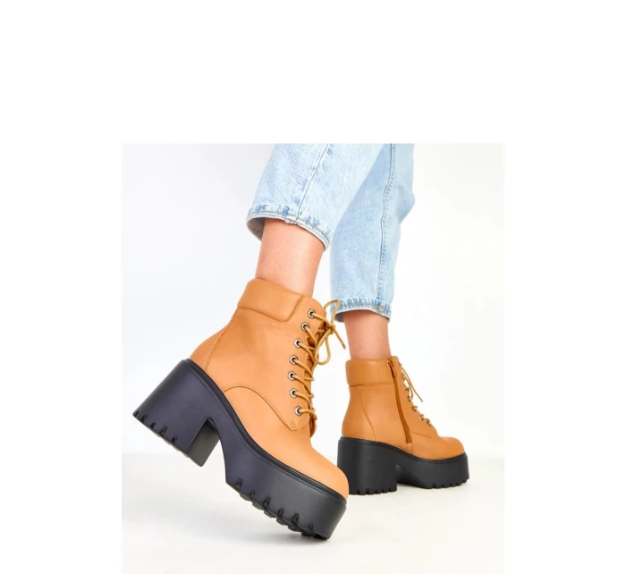 Topánky na podpätku model 217927 Solea