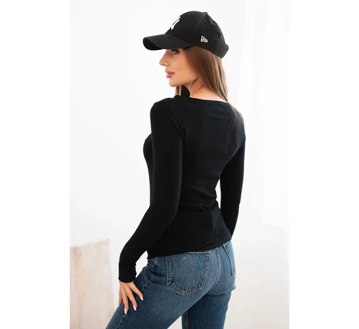 Dámsky viskózový sveter s okrúhlym výstrihom a priliehavým strihom čierny Dámsky viskózový sveter s okrúhlym výstrihom a priliehavým strihom čierny