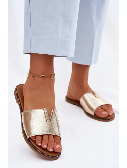 Ženské ploché pantofle s ozdobným detailem V Zlaté Nelmira