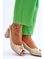 Módní kožené sandály na podpatku béžové model 21613308 - EVENTO Módní kožené sandály na podpatku béžové model 21613308 - EVENTO