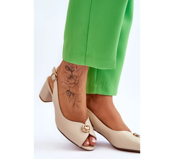 Módní kožené sandály na podpatku béžové model 21613308 - EVENTO Módní kožené sandály na podpatku béžové model 21613308 - EVENTO