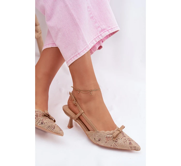 Dámské krajkové sandály na podpatku s mašlí Béžové model 22107303 - Boto