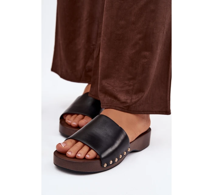 Dámské pantofle se zlatými nýty černé Terissa