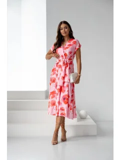 Růžové dámské květované šaty s přeloženým obálkovým výstřihem model 21059205 - Moon