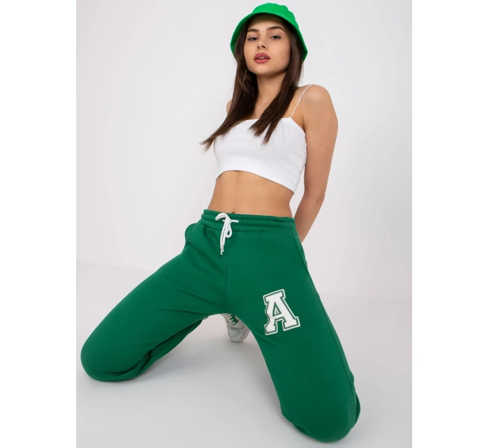 Teplákové nohavice EM DR 712 1.66P tmavo zelená Teplákové nohavice EM DR 712 1.66P tmavo zelená