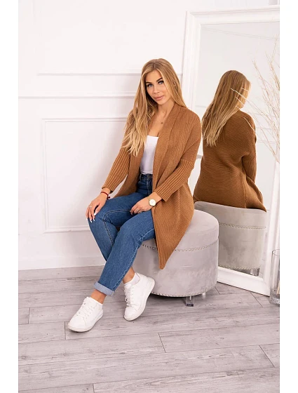 Svetr s netopýřími rukávy velbloudí