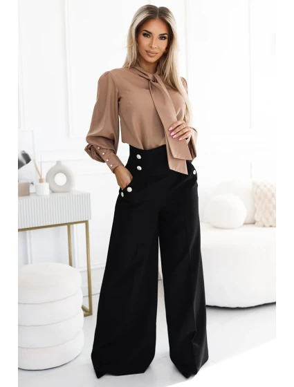 496-2 Elegantné široké nohavice s vreckami, vysokým sedením a zlatými gombíkmi - ČIERNA