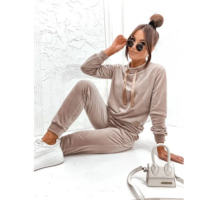 Dámska béžová velúrová súprava (637)