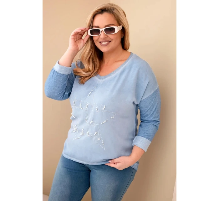 Dámska blúzka s nápisom a korálkami v modrej džínsovej farbe
