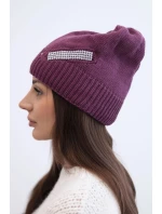 Dámska zimná vlnená čiapka s ozdobným zirkónovým pásom K402 tmavo fialová