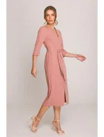 model 20966187 Šaty se zavinovacími detaily ve střední délce růžové - STYLOVE