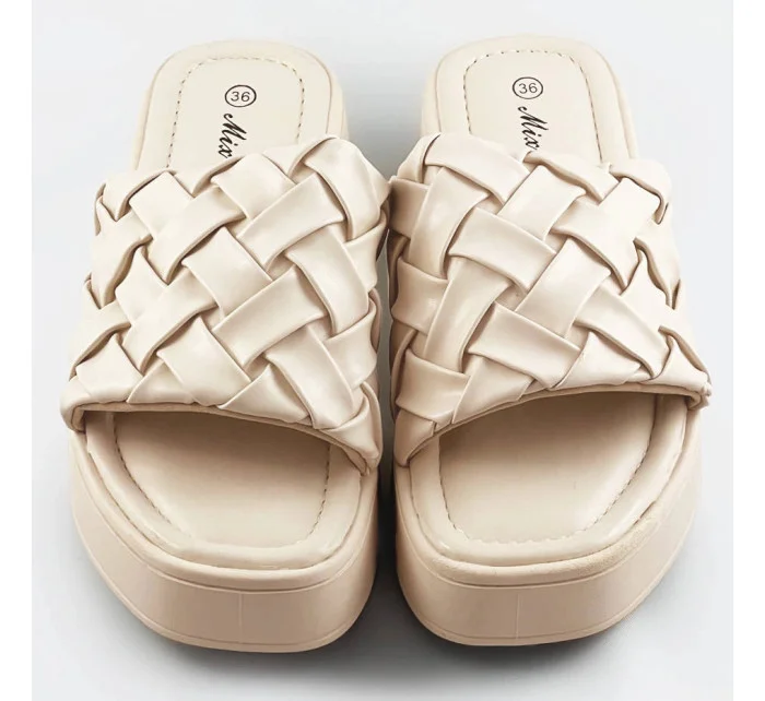 Béžové dámské pantofle na platformě model 17352370 - Mix Feel