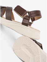 Vynikajúce hnedé sandále na platforme pre ženy Vynikajúce hnedé sandále na platforme pre ženy