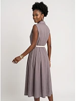 model 22214885 Elegantní midi košilka se zlatými knoflíky a páskem šedá - numoco basic model 22214885 Elegantní midi košilka se zlatými knoflíky a páskem šedá - numoco basic