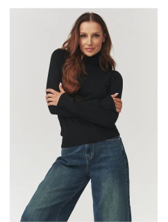 Model role 219743 Makadamia