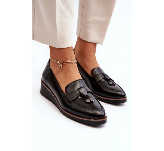 Damskie Półbuty Na Koturnie Z Ozdobą Czarne Miliret