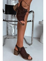 Kožené semišové sandály na podpatku s šněrováním model 22185437 Čokoládové - Zazoo