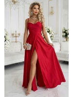 model 22015478 Dlouhé společenské šaty bez ramínek s rozparkem na nohou červené - numoco basic