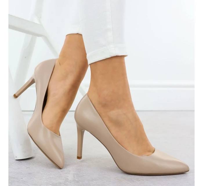 Béžové lodičky na jehlovém podpatku Sergio model 22013077 - LEONE