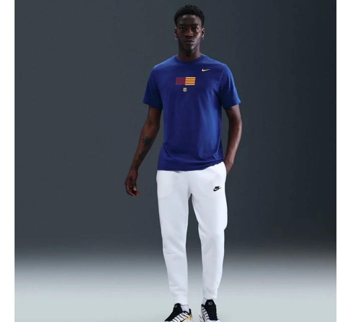Tričko Nike FC Barcelona Crest Tee 25/26 HQ8405-455 Tričko Nike FC Barcelona Crest Tee 25/26 HQ8405-455