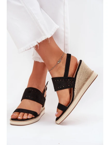 Model topánok na klinoch 215639 Krok v štýle Model topánok na klinoch 215639 Krok v štýle