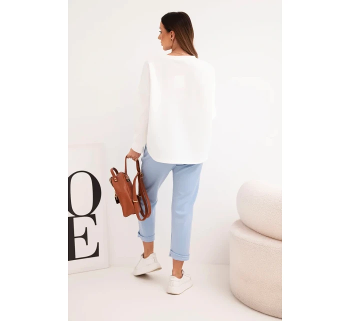 Dámska maslová súprava s kontrastným vreckom modrej farby Dámska maslová súprava s kontrastným vreckom modrej farby