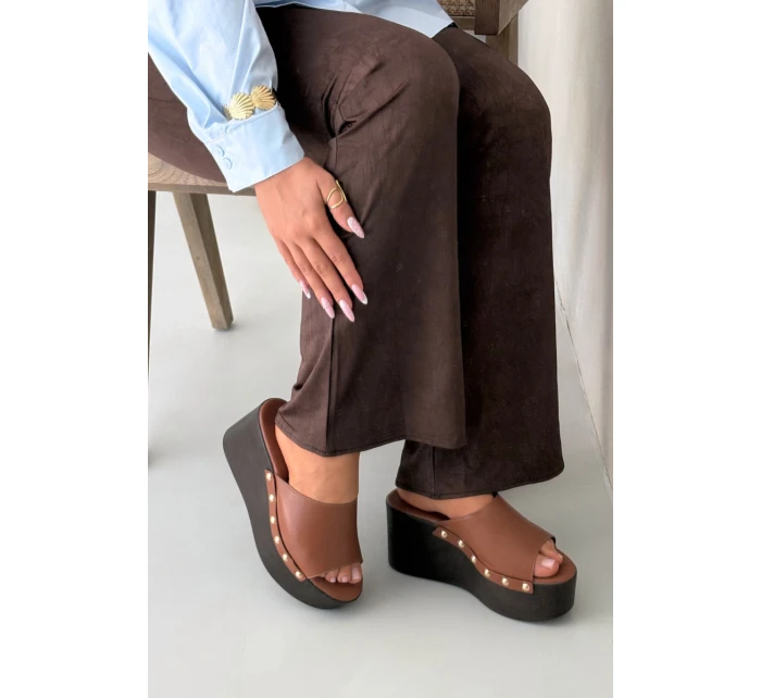 Dámské nazouváky na platformě s přezkami Camel Mareline Dámské nazouváky na platformě s přezkami Camel Mareline