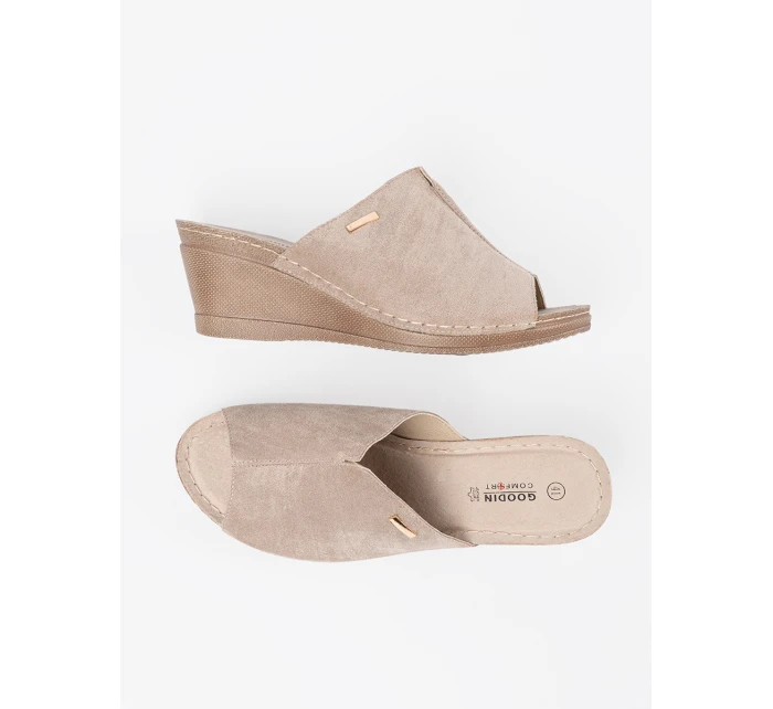 Vynikajúce hnedé dámske ponožky s platformou Vynikajúce hnedé dámske ponožky s platformou