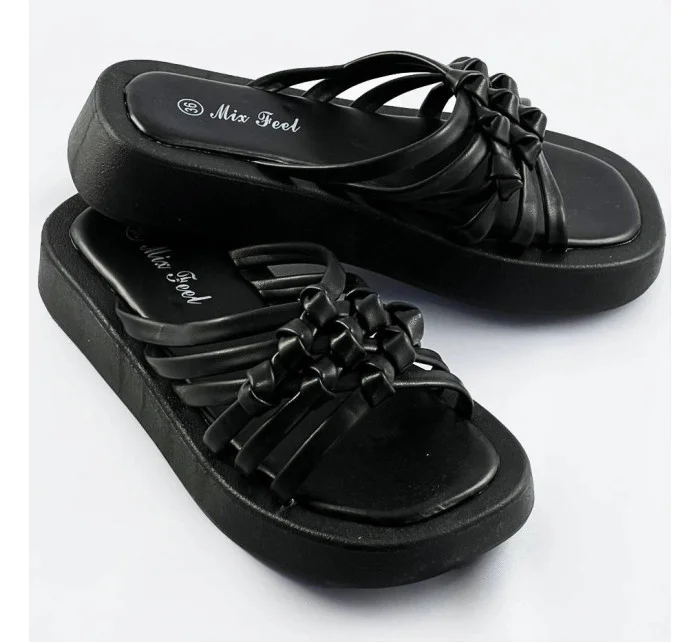 Čierne dámske šľapky s plochou podrážkou (CM-59) Čierne dámske šľapky s plochou podrážkou (CM-59)