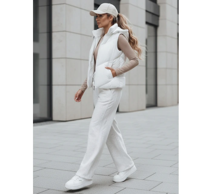 Dámská prošívaná vesta bílá Dstreet model 21990678 - FashionStreet Dámská prošívaná vesta bílá Dstreet model 21990678 - FashionStreet