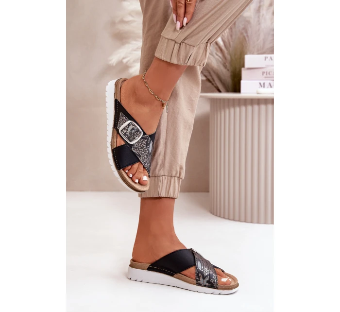 Pohodlné dámské pantofle s přezkou model 21667986 černé - Inblu