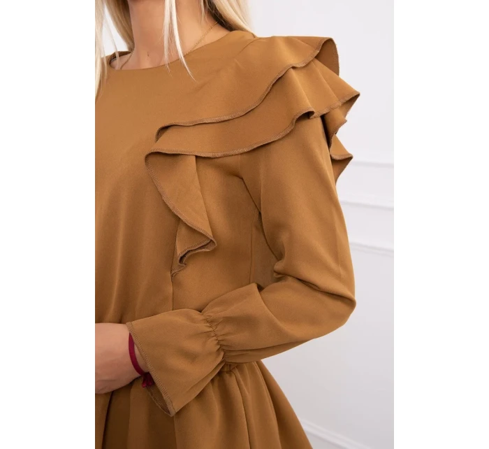 Šaty s vertikálnymi volánikmi camel Šaty s vertikálnymi volánikmi camel