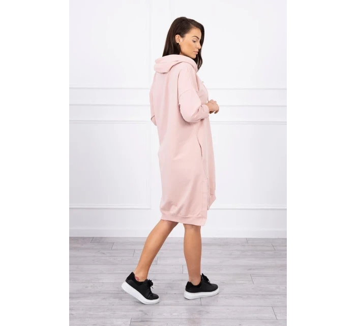 Šaty s kapucňou a dlhším chrbtom tmavo púdrovo ružové