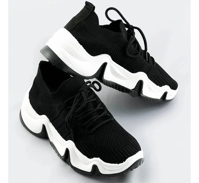 Čierne tenisky sneakers s bielou podrážkou (XA055)
