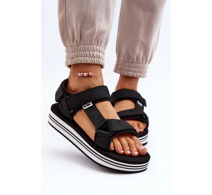 Dámské sandály na platformě model 21649075 Černé - Lee Cooper
