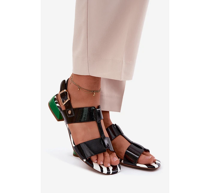 Dámské sandály z lakované kůže model 22123107 Černé - Maciejka