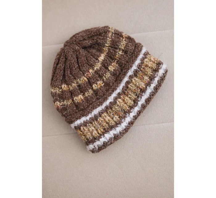 Dámska zimná čiapka s farebným vláknom a elastickou šnúrkou K352 cappuccino
