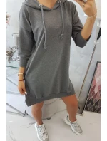 Šaty s kapucňou a dlhším chrbtom v grafitovej farbe