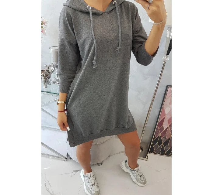 Šaty s kapucňou a dlhším chrbtom v grafitovej farbe