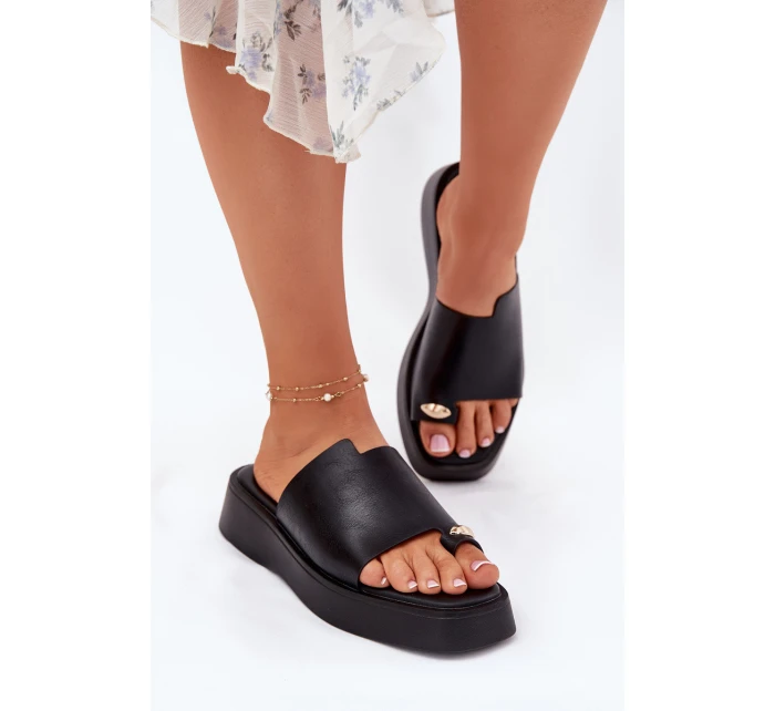 Klapki Damskie Na Platformie Z Ozdobnym Detalem Czarne Linosea