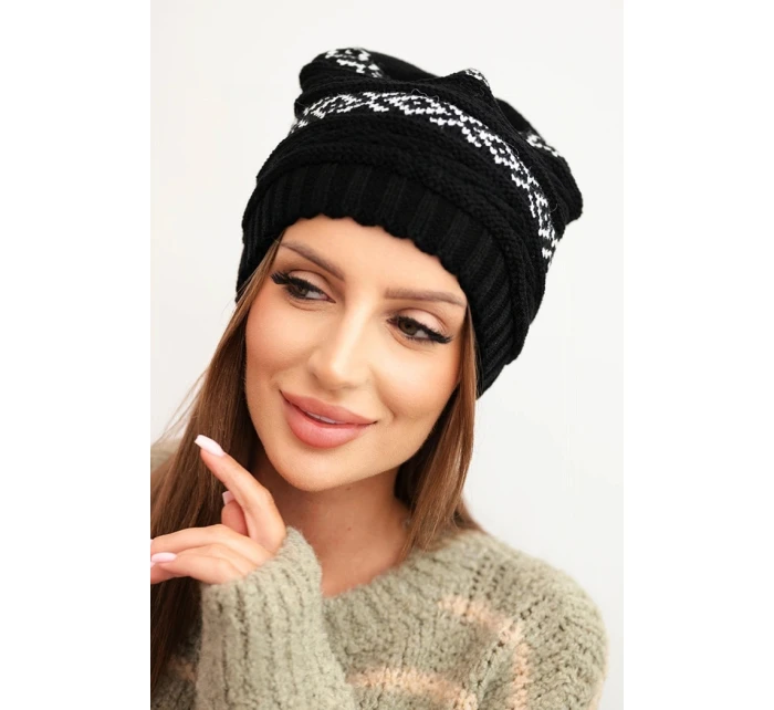 Dámska zimná čiapka so vzorom a vlnou K425 black Dámska zimná čiapka so vzorom a vlnou K425 black
