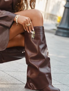 Dámske topánky na klinoch s opaskom a striebornými detailmi Korivelle - hnedé