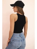 Dámská model 21217855 blůza s výstřihem a ozdobnou sponou černá - K-Fashion