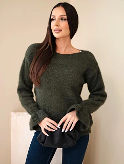 Dámský svetr s model 22342328 a vlnou s volánem na rukávech khaki - K-Fashion