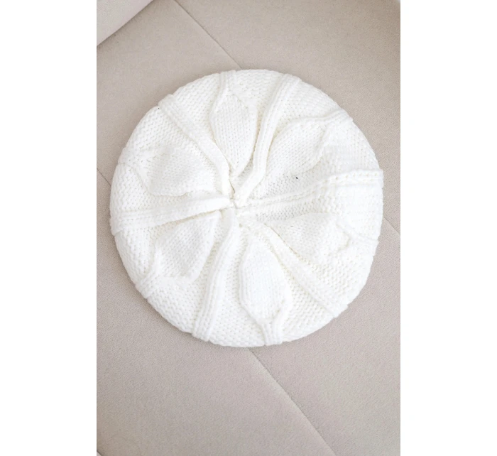 Dámska zimná vlnená čiapka baretka K414 biela