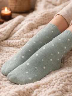 model 21337387 Dámské ponožky vzor 3542 - WiK