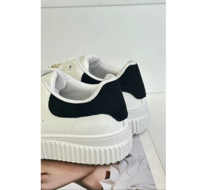 Nízke tenisky z eko kože s odznakmi bielo-čierne Cillione Nízke tenisky z eko kože s odznakmi bielo-čierne Cillione