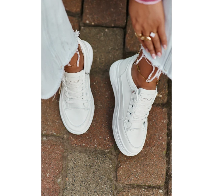Dámské sportovní boty na platformě model 22010082 Bílá - VINCEZA