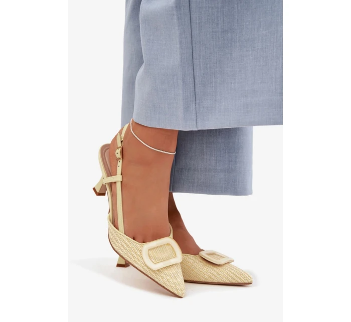 Sandále na podpätku model 225206 Vykročte štýlovo